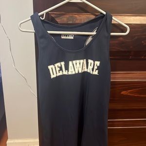 Delaware fitted tank top. Under armour